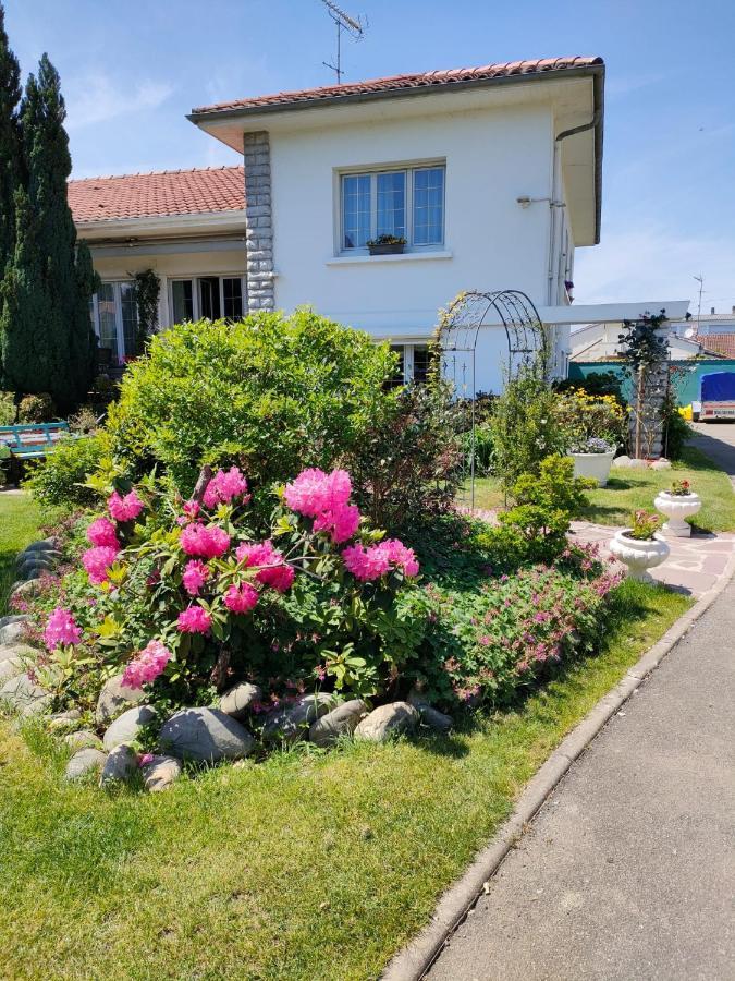 Chambre D'Hotes Les Hortensias Gelos Екстер'єр фото